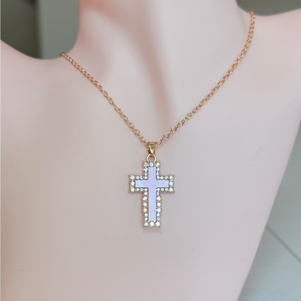⚜️ Gold and Silver Cross Pendant Necklace - Picture 8 of 10
